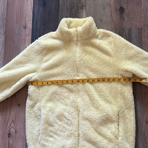 Uniqlo Fuzzy Banana Yellow Short Teddy Jacket Size: Large (L) - Picture 8 of 15